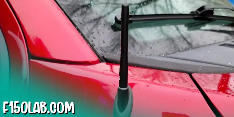 Ronin 4-inch short antenna installed on a Ford F150